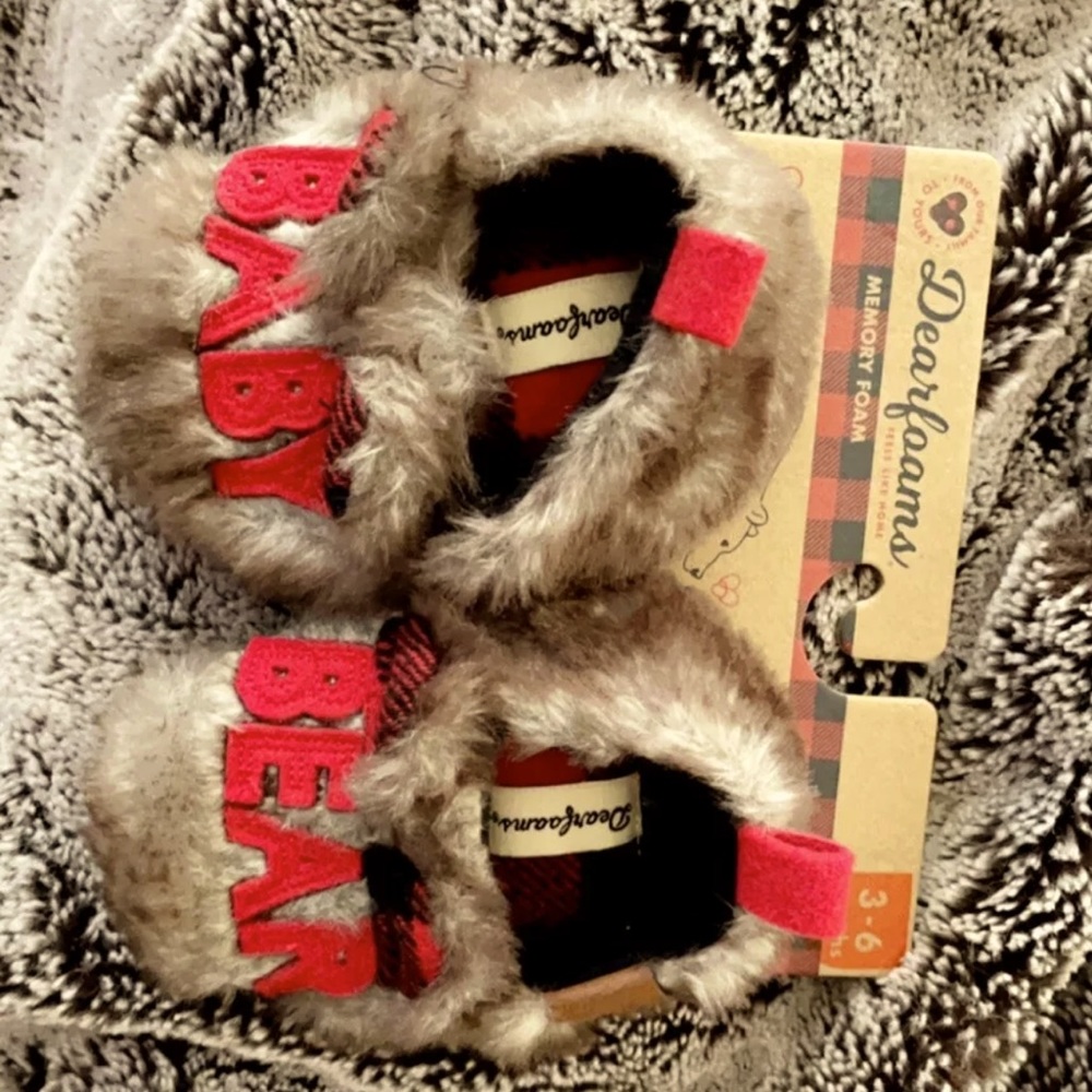 Baby bear slippers NWT